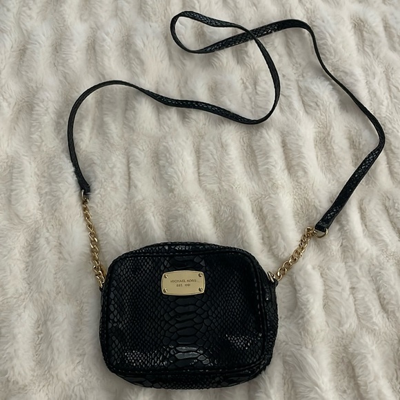 Michael Kors Handbags - Michael Kors Crossbody Purse